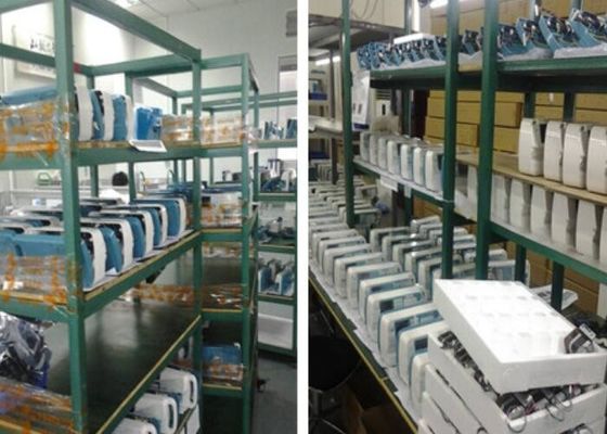 90° διαθέσιμη ιατρική αντλία έγχυσης σφιγκτηρών Πολωνού περιστροφής με 0.1~1200 τρόπο 0.1-99.9ml/hr μικροϋπολογιστών ml/h